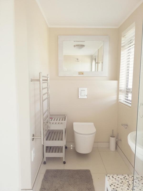 To Let 3 Bedroom Property for Rent in Wynberg Upper Western Cape